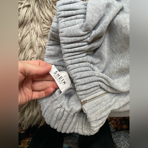 Gray Cropped Zipper Hoodie - Picture 6 of 6